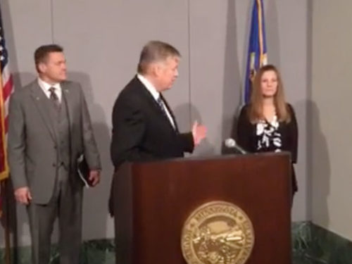 Minnesota mom sues teenage child over transgender treatment Minnesota mom sues teenage child over transgender treatment