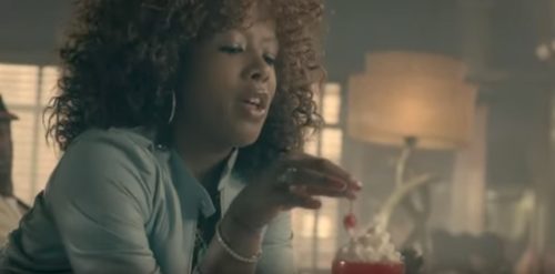 Kelis sippin' on her milkshake