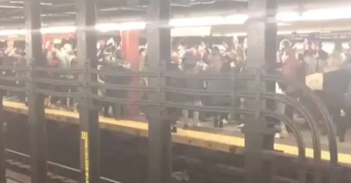 Robyn fans had an impromptu dance party on the NYC subway Penn Station platform Robyn fans had an impromptu dance party on the NYC subway Penn Station platform