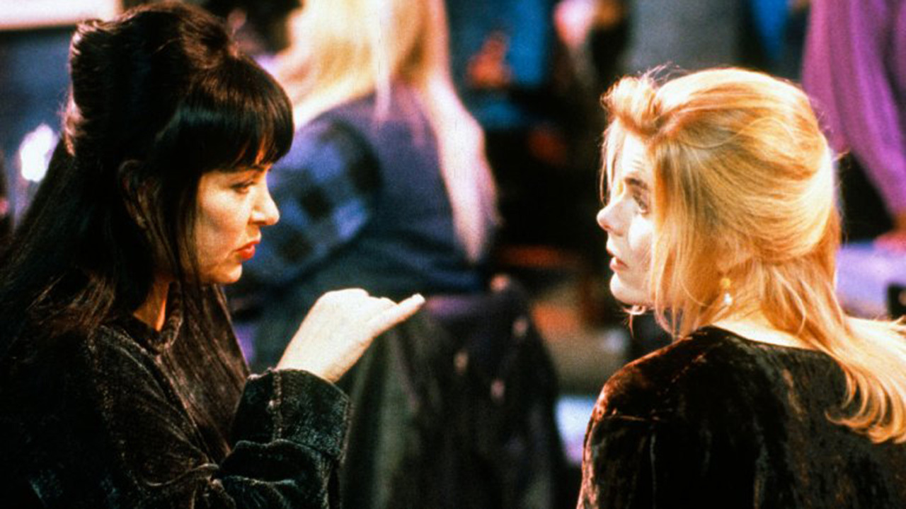 How Roseanne got away with a forbidden same-sex kiss in the &#8217;90s
