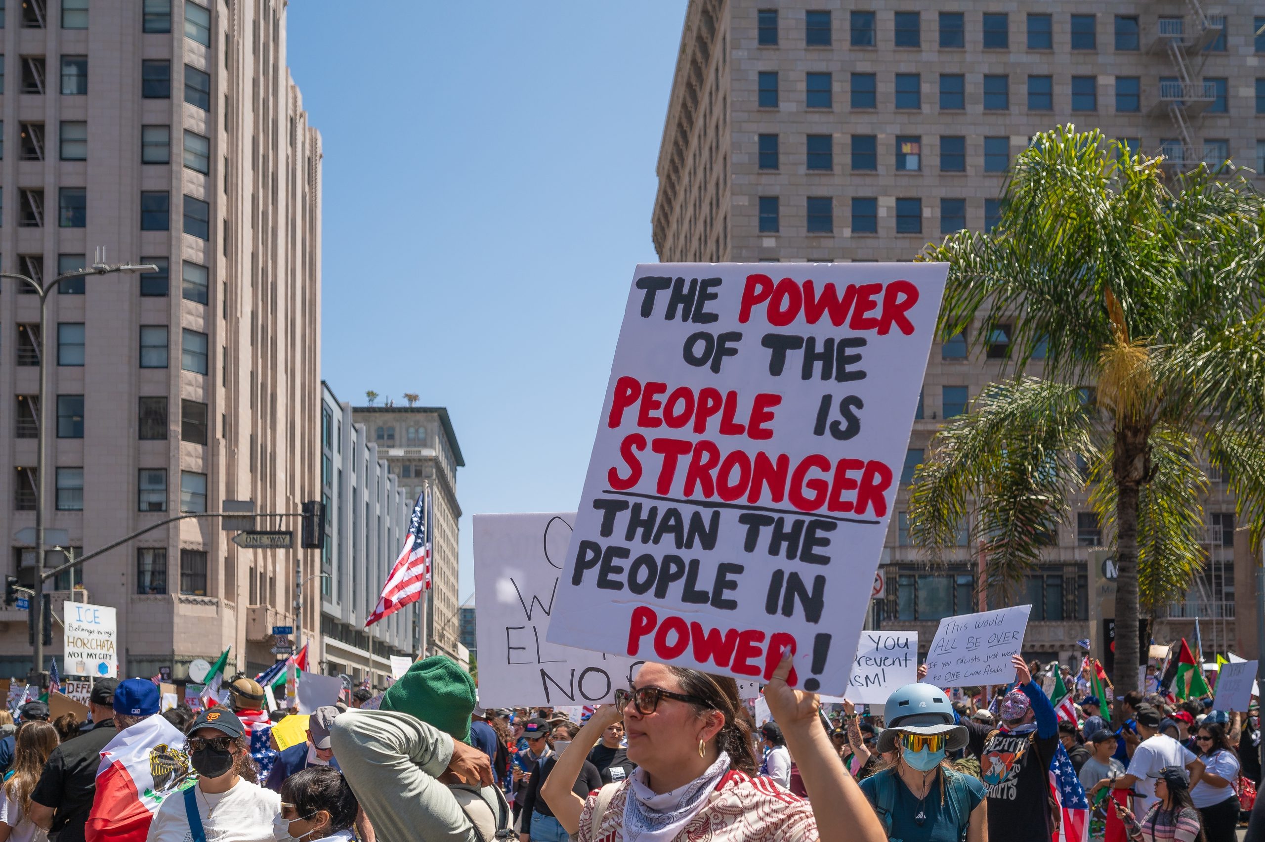 lgbtqnation.com - Molly Sprayregen - Veteran political strategist says Dems can win midterms by running on 'pure economic rage'